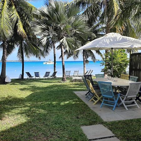 Fantastic Spacious Beachfront Villavacances Grand Baie Exteriör bild