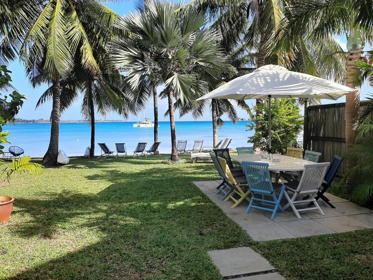 Fantastic Spacious Beachfront Villavacances Grand Baie Exteriör bild