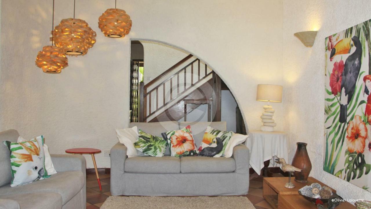 Fantastic Spacious Beachfront Villavacances Grand Baie Exteriör bild