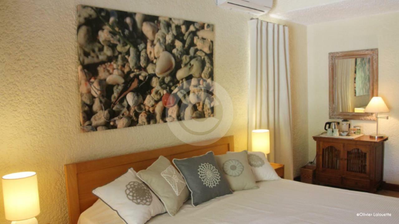Fantastic Spacious Beachfront Villavacances Grand Baie Exteriör bild